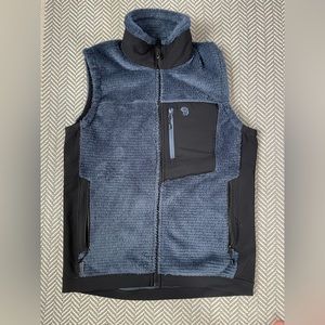Men’s Mountain Hardware fleece vest